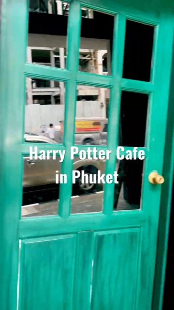 Harry Potter Cafe in Phuket (Hog’s Head Phuket) #harrypotter #phuket #гаррипоттер #пхукет #таиланд смотреть онлайн