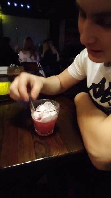 Интересный бар "Гвозди" в Белгороде) смотреть онлайн