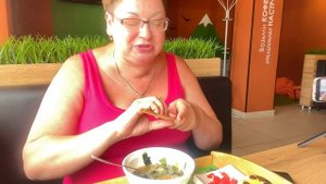 Я туда не собиралась,а ДОчь завезла🤭/РОЛЛЫ,СУП И ЛЮБИМАЯ МАЮЧКА ИДЕАЛЬНЫХ/МУКБАНГ