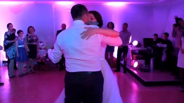 первый танец Юры и Лены 05.09.2015 смотреть онлайн