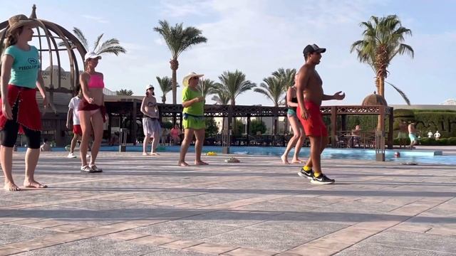 Танцы возле бассейна. Egypt. Hurghada. Hotel Tia Heights Makadi bay. смотреть онлайн