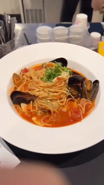 Мой день в Корее🎅🏻Фуд корты в торговых центрах🥐🍗🍟 смотреть онлайн