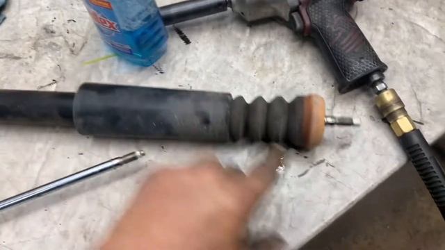 2007 VW Beetle Rear Shock Absorbers смотреть онлайн