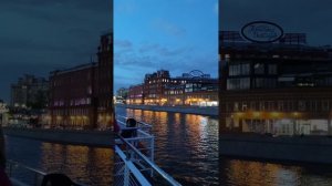 Маленькое путешествие по Москва-реке на Теплоходике Легенда в день рождения.. (Репетиция).