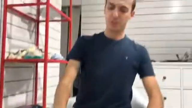 Кто помнит прошлогодний ролик «ресторан #полчасадозакрытия🌚 »? Вот вам вторая часть «магазин за смотреть онлайн