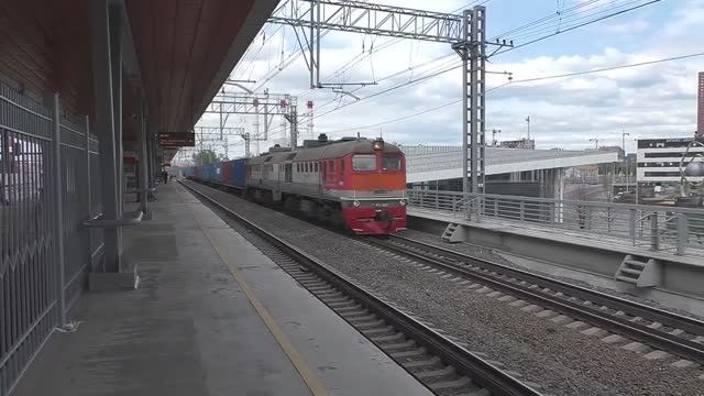 Тепловоз 2М62-0661 (ТЧЭ-2) с контейнерным поездом + электропоезд ЭС2Г-079 (ТЧ-96).