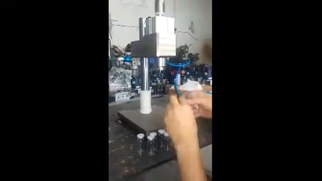 Фармацевтическая пневматическая обжимная машина