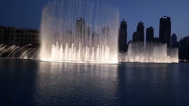 ПОЮЩИЕ ФОНТАНЫ ДУБАЙ смотреть онлайн