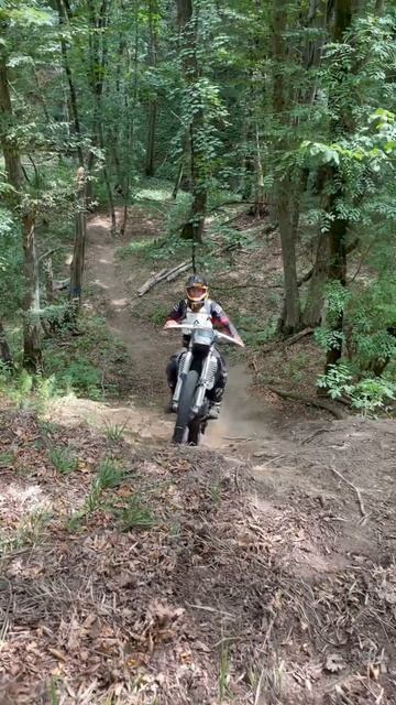 Сидите дома друзья. Эндура это травмоопасный вид спорта и ещё камары нас жуют.мы корм камариный😀 смотреть онлайн