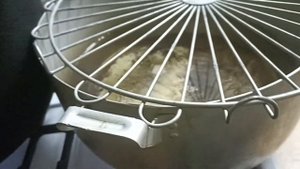 Лечо из стручковой фасоли, кабачка с томатной пастой.