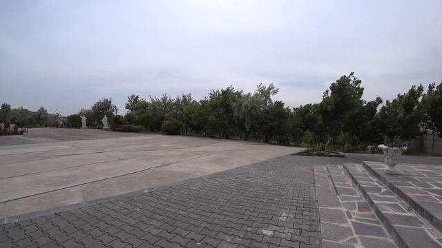 Ессентуки. Не увидеть храмовый комплекс Петра и Павла, просто не возможно... смотреть онлайн