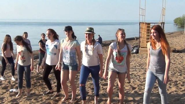 11М КЛАСС.ФЛЕШМОБ НА ПЛЯЖЕ. смотреть онлайн