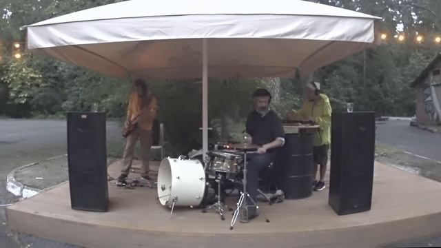 203 / Live in «Любовь Еда Комарово», 2022-08-29 смотреть онлайн