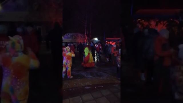 1 января гуляние у елки смотреть онлайн