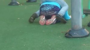 малолетки   на  площадке