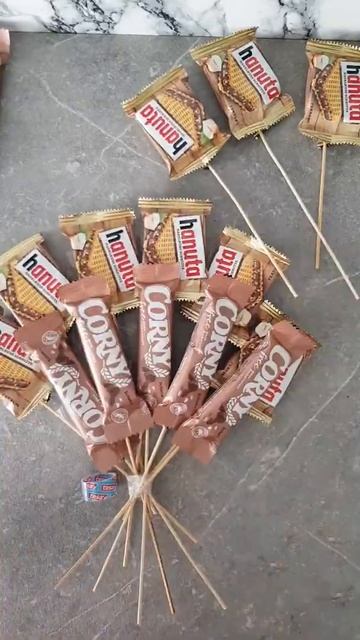 Букет из конфет💐🍬 Съедобный букет быстро. Идея подарка🎁 #Shorts смотреть онлайн