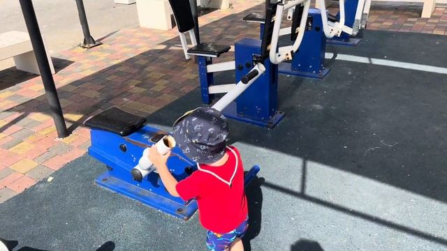 Батуми. Пляж Квариати. Ужин в греческом ресторане смотреть онлайн