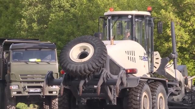 Погрузка техники железнодорожного батальона механизации смотреть онлайн
