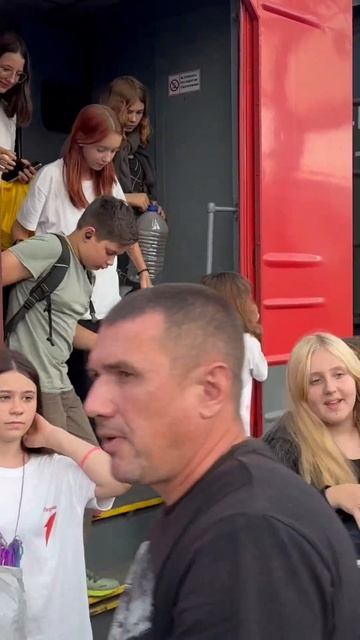 Возвращение из лагеря. Детский оздоровительный лагерь «Изумрудный» смотреть онлайн