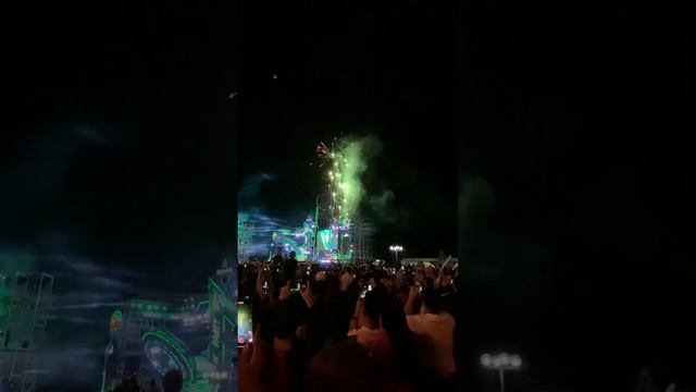 #Новогодний_салют #нячанг #happynewyear2023 #nhatrang #вьетнам #салютнячанг #fireworks #salute смотреть онлайн