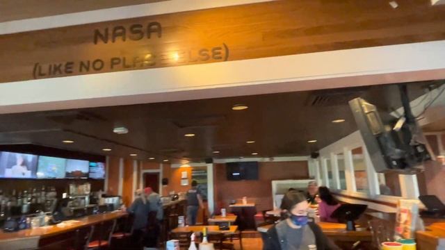 Ужинаем в американском ресторане «ЧИЛИЗ» / Dining at Chili’s смотреть онлайн