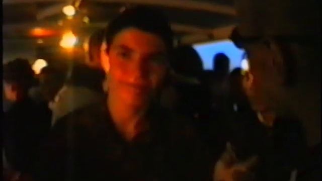Видео из 90-х: школьный выпускной на теплоходе, танцы на рассвете, ч.1.