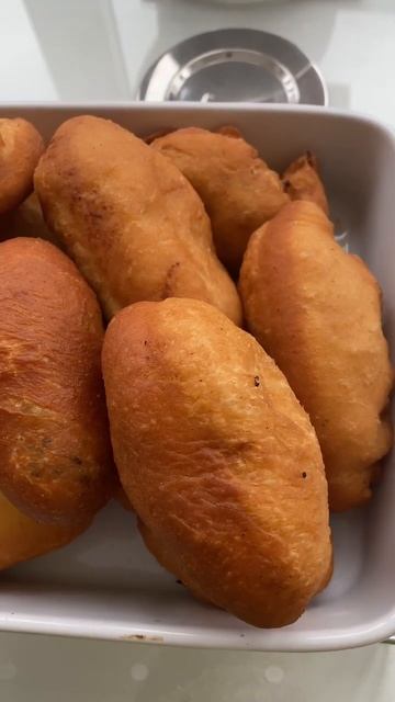 Пирожки с картошкой и с куриной печенью и в тесте секретный ингредиент . Скоро на моем канале будет смотреть онлайн