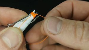 Необычный инструмент для вязания рыболовных узлов, сделанный вручную.🐠🐋🐟