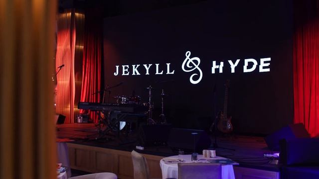 День и ночь в Jekyll & Hyde смотреть онлайн