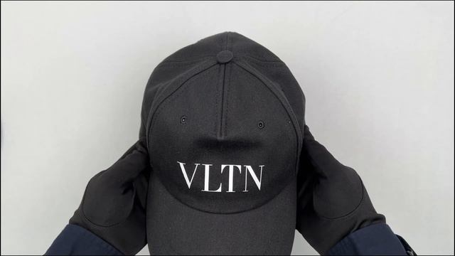 VALENTINO VLTN BASEBALL CAP XY2HDA10TNQ 0NI смотреть онлайн