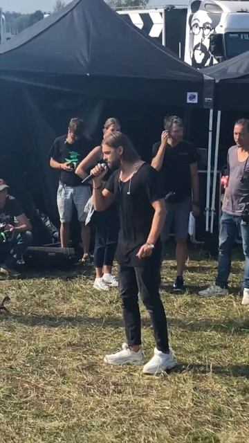 Артём Иванов и Лолита - Сяяло мiсто (репетиция) смотреть онлайн