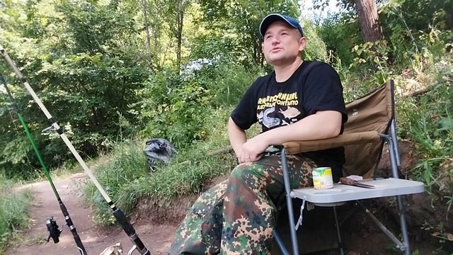 Ловля Сазана на реке,рыбалка на жмых,рыбалка на донки. смотреть онлайн