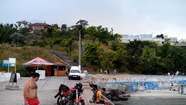 Пляж в Одессе на 12 Фонтана. смотреть онлайн