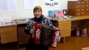 Нурдания Низамова җырлый