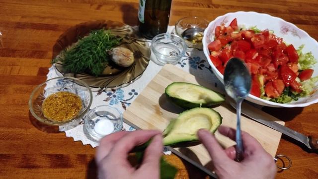 Лёгкий Летний САЛАТ !!! Очень ВКУСНЫЙ и полезный  🥗 на каждый день!!🥒🍅🥑