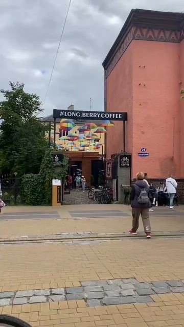 Зеленоградск-небольшой городок Калининградской областе! В городе можно встретить очень много кошек😻 смотреть онлайн