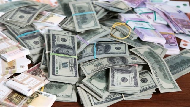 У сестры стали неожиданно стали появляться деньги на отдых и хорошие продукты, но когда мы узнали.. смотреть онлайн