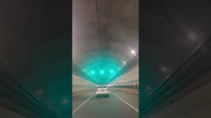 Китайский тоннель в горе — едешь и удивляешься!