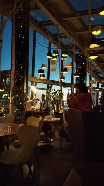 мой день рождения в ресторане Sixty смотреть онлайн