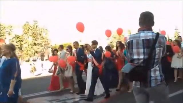 Шествие выпускников 2015 средней школы №5 по ул. Ленина смотреть онлайн