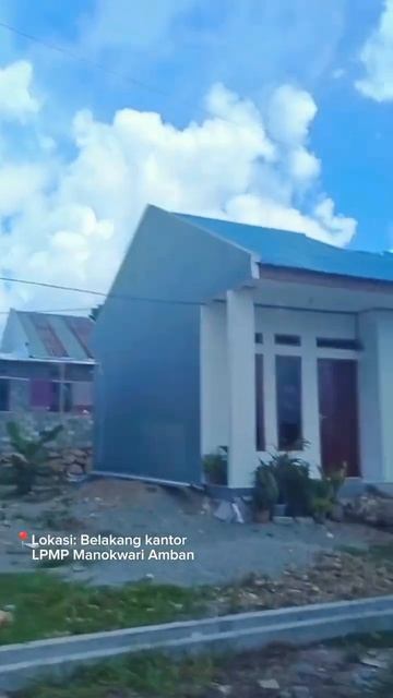 PERUMAHAN SUBSIDI SINAR MAKBON MANOKWARI 2023 #shortvideo #videoshort #rumahminimalis #rumahsubsidi смотреть онлайн