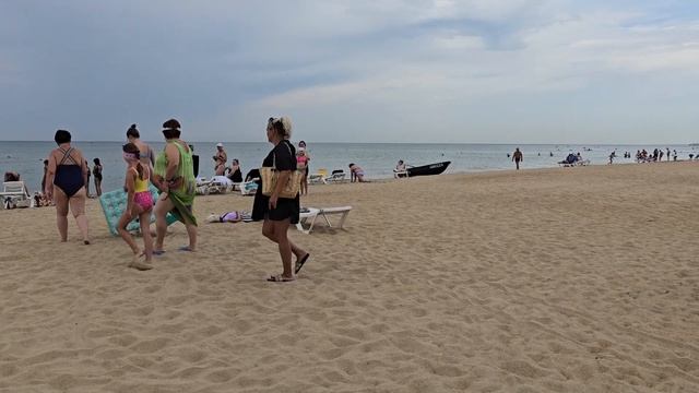 Анапа. Пляж пансионата "Одиссея". Тёплая вода! смотреть онлайн