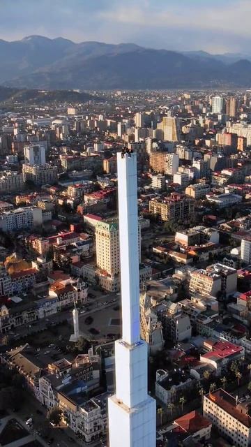 Самое высокое здание в Грузии смотреть онлайн