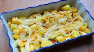 Картофель запеченный с помидорами и яйцом