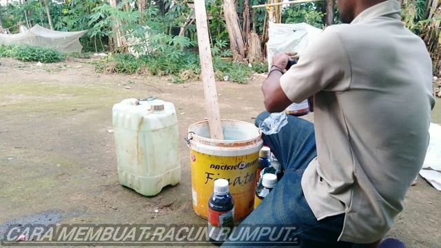 Cara Membuat Racun Rumput. l Cara Membuat Racun Rumput Yang Ampuh,Racun Rumput Sedikit Jadi Banyak смотреть онлайн