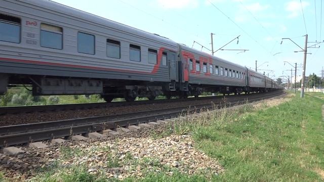 Электровоз ЭП1М 531 с поездом №471 Москва — Адлер.