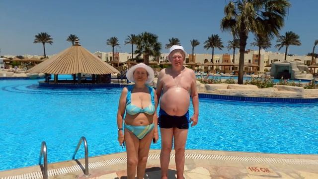 У бассейнов отеля Sunrise royal makadi. Хургада. Египет. смотреть онлайн