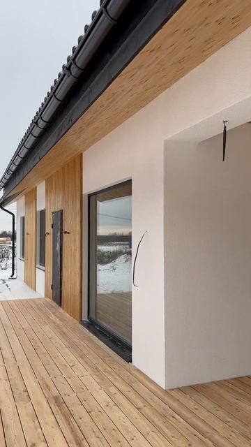 Терраса из лиственницы . Панорамное остекление . смотреть онлайн