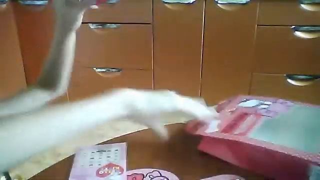 Распаковка набора с косметикой "Kitty always pretty" смотреть онлайн