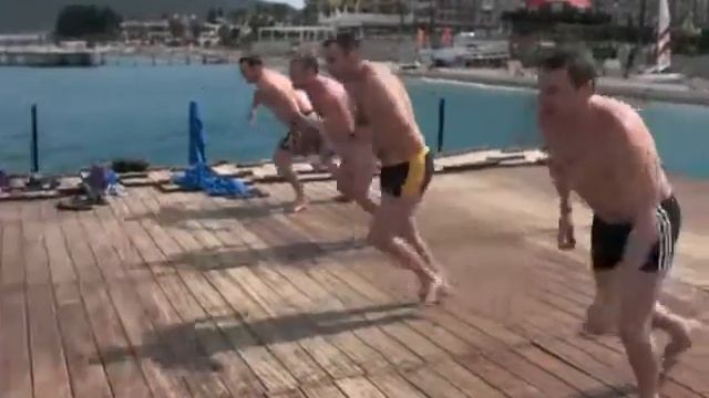 Кемер.Синхронный прыжок))) смотреть онлайн